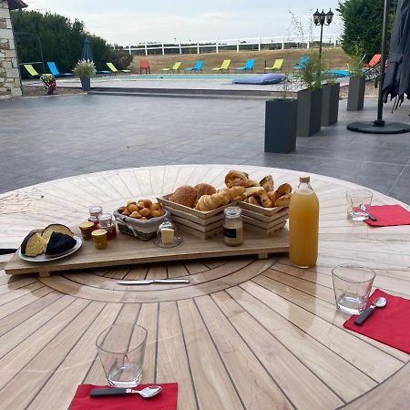 Kourline Villalunoterie Futuroscope Piscine Spa Oyre Bagian luar foto