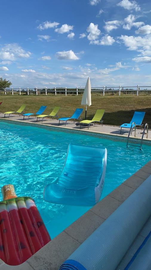 Kourline Villalunoterie Futuroscope Piscine Spa Oyre Bagian luar foto