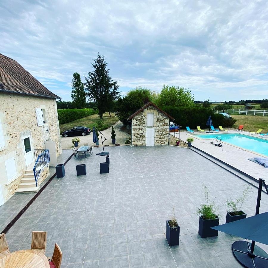 Kourline Villalunoterie Futuroscope Piscine Spa Oyre Bagian luar foto